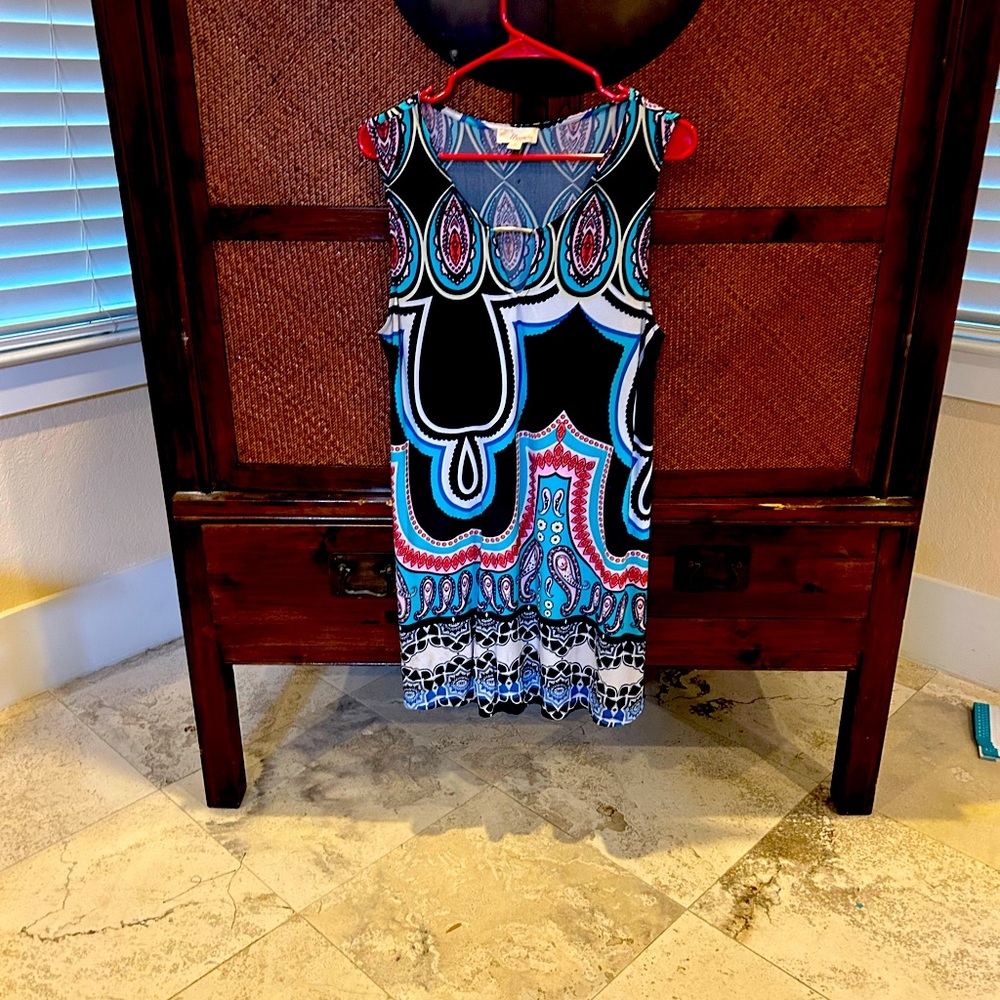 Casual brightly colored silky feeling dressed by MISIA